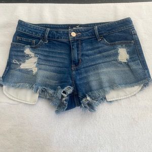 Hollister SZ 9 low rise shorts